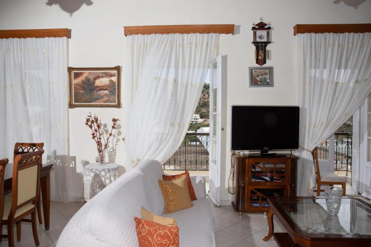 Neoclassical Splendor Unique Experience In Leros Panteli Exterior foto