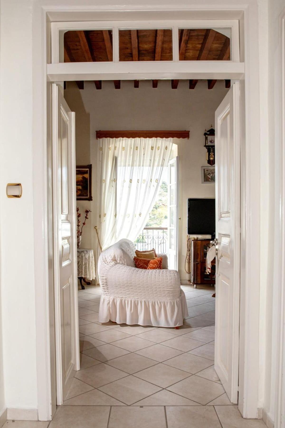 Neoclassical Splendor Unique Experience In Leros Panteli Exterior foto